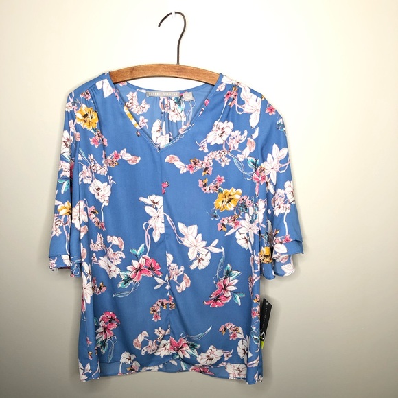 Valerie Stevens Tops - Valerie Stevens Blue Floral Short Sleeve Blouse